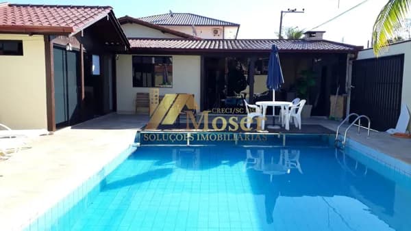Casa à venda em Santo Antonio - Balneário Piçarras/SC