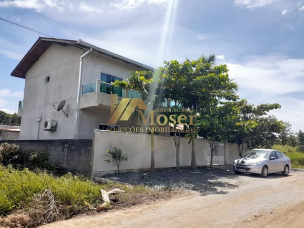 Sobrado no Bairro Quinta dos Açorianos.