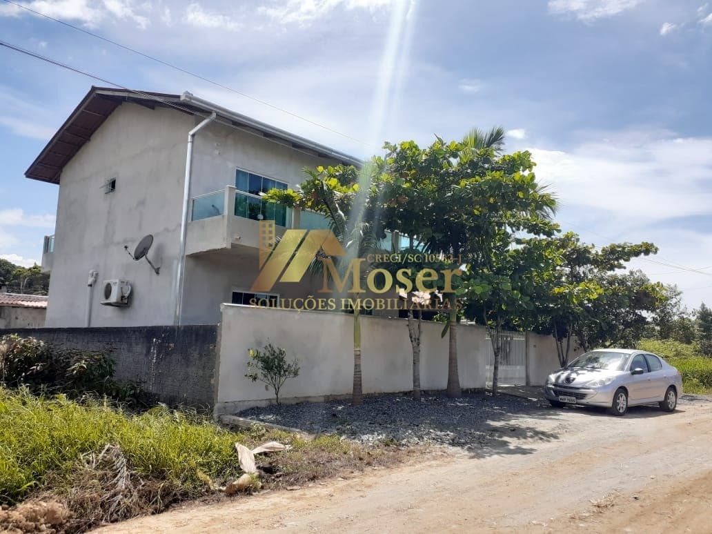Sobrado no Bairro Quinta dos Açorianos.