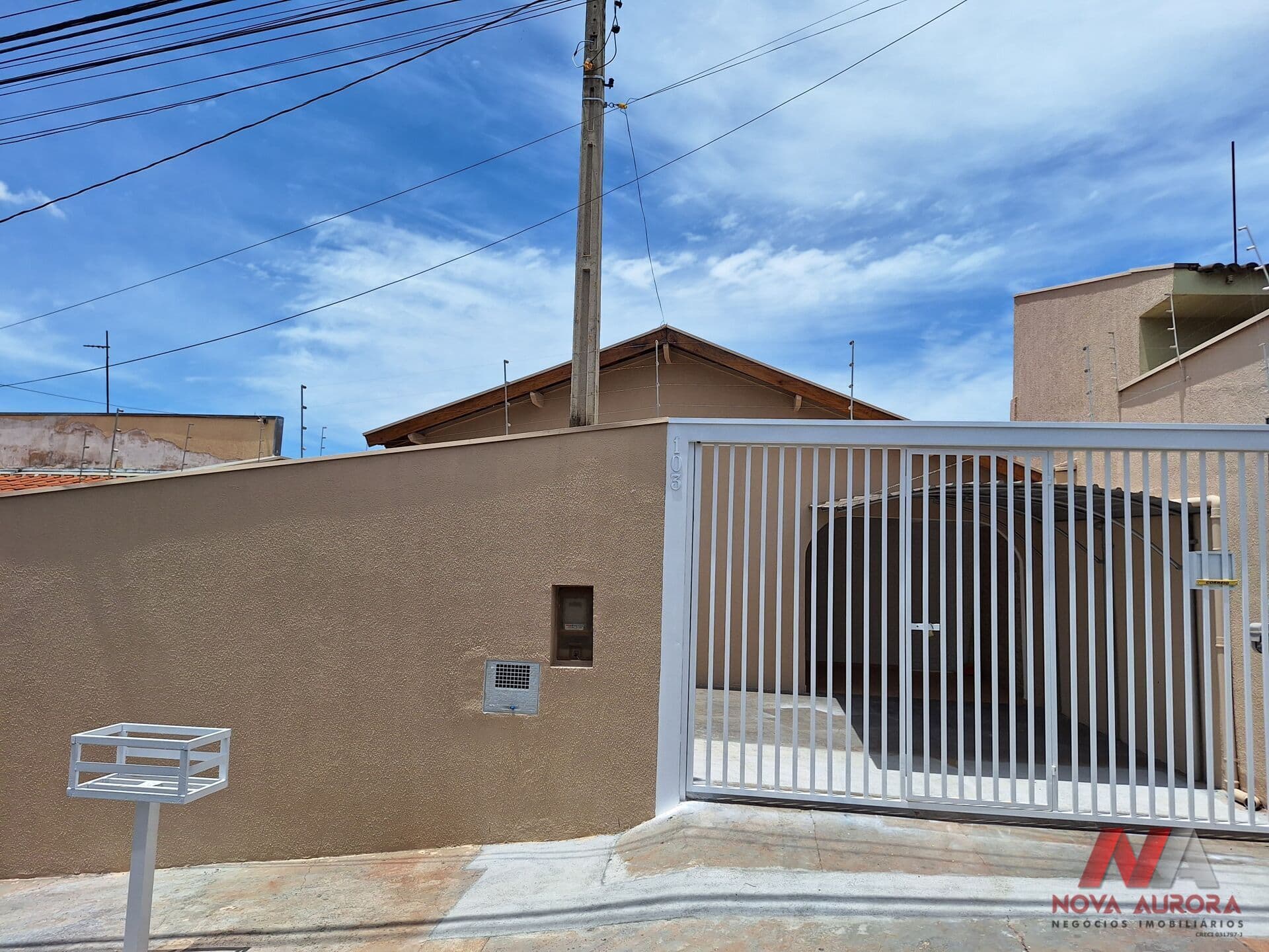 Casa térrea 03 dormitórios para venda próximo à Av. Mirassolândia - São José do Rio Preto/SP