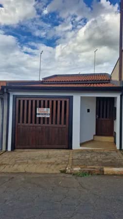 Casa Padrão para Venda em Centro Tatuí-SP