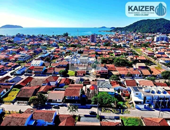 ☆☆☆ Sobrado situado na Enseada ( 450 metros do mar ) ☆☆☆