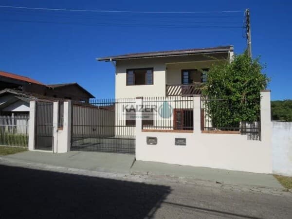 Sobrado + casa
