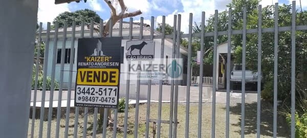 Casa de Alvenaria situada no Bairro Acaraí