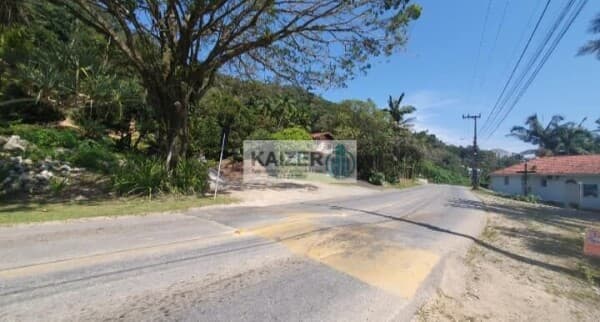 ☆☆☆ Lote situado na Praia de Itaguaçú, pronto para construir, distante 250 metros do mar ☆☆☆