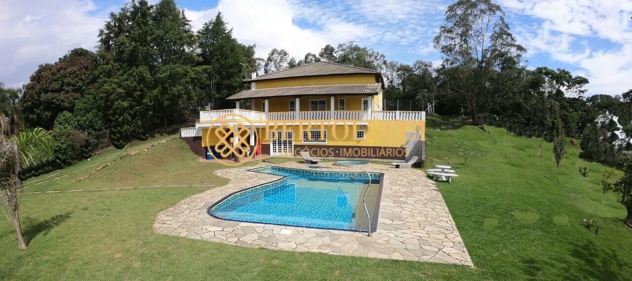 Chácara em Salto de Pirapora, 2.358m² de área e 360m²contrução, aceita permuta imóvel no ABC