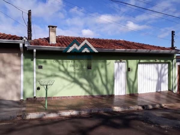 Casa Padrão para Venda em Centro São Simão-SP