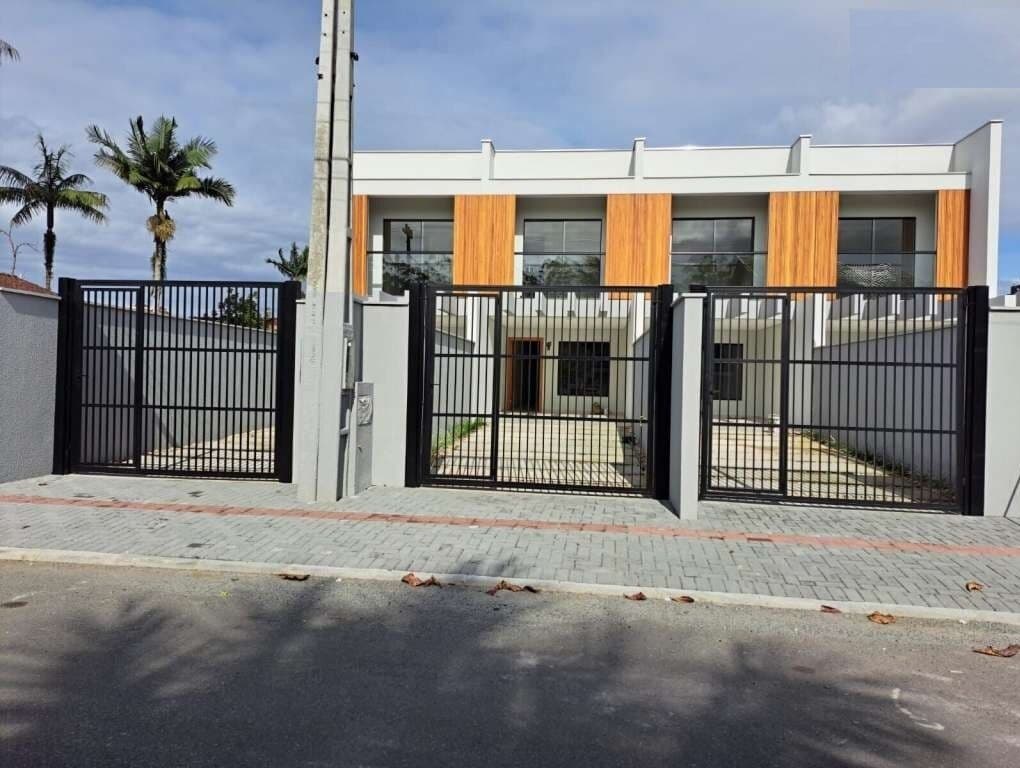 Sobrado em Joinville - Boa Vista