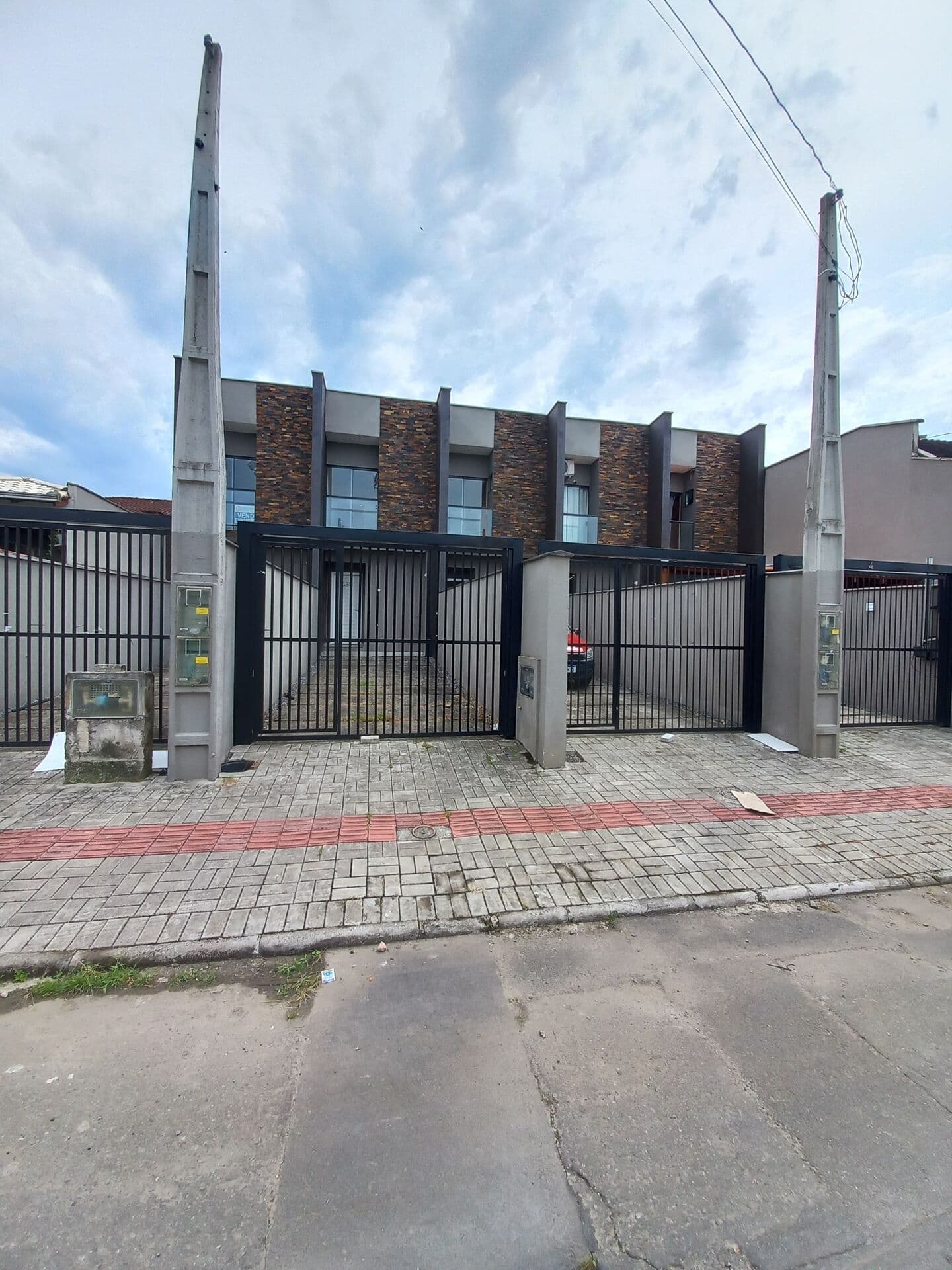 Sobrado em Joinville - Floresta