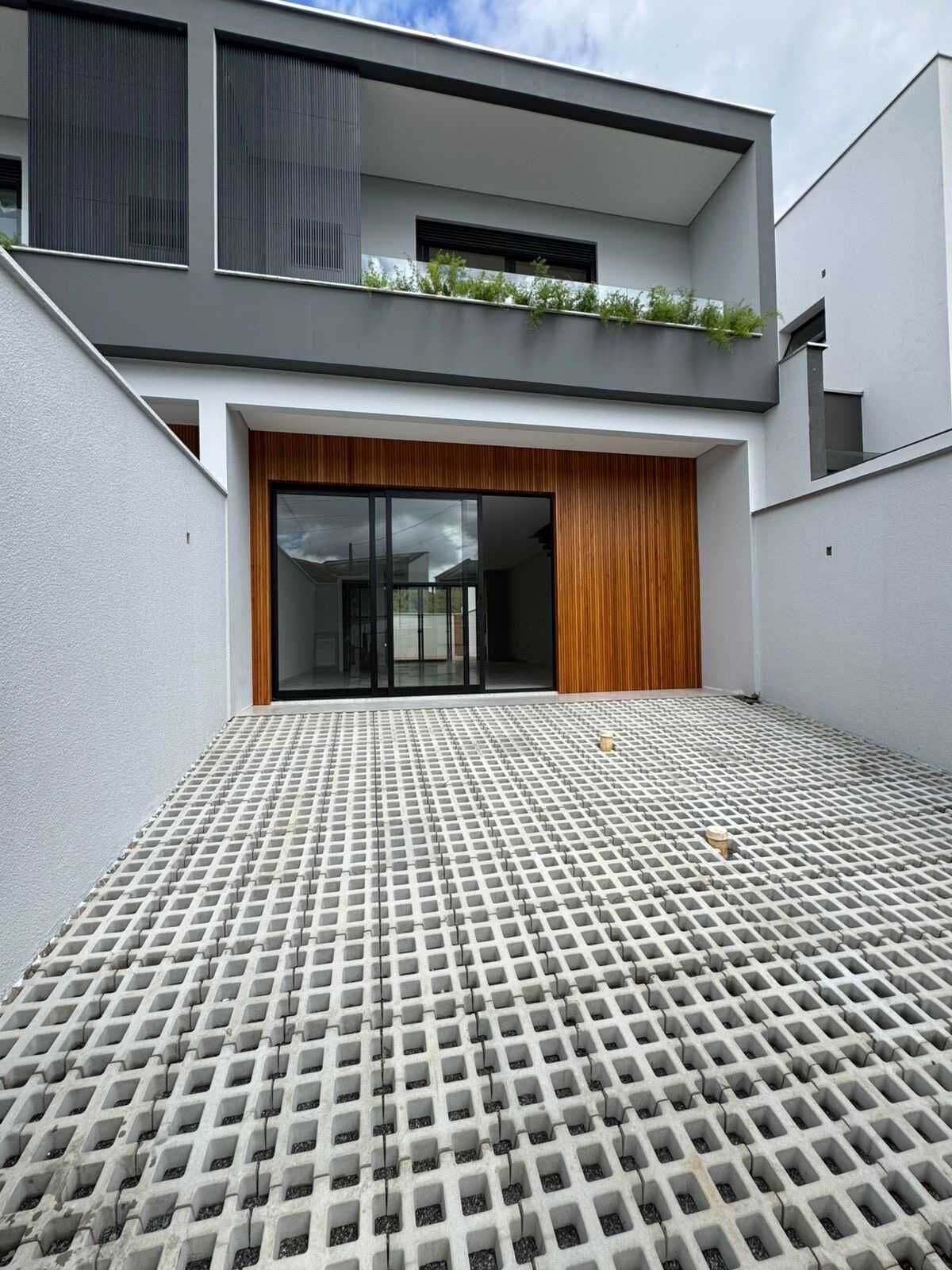 Sobrado em Joinville - Jardim Sofia