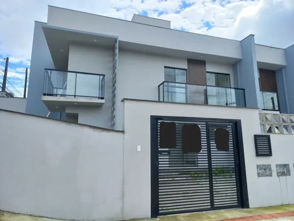 Sobrado em Joinville - Floresta
