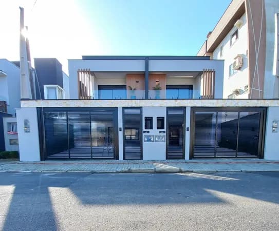 Sobrado em Joinville - Jardim Sofia