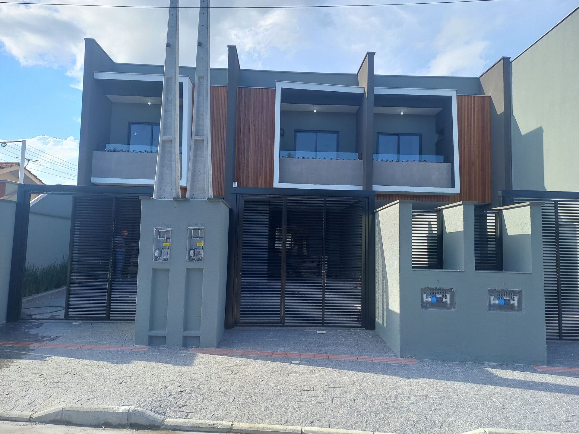 Sobrado em Joinville - Saguaçu
