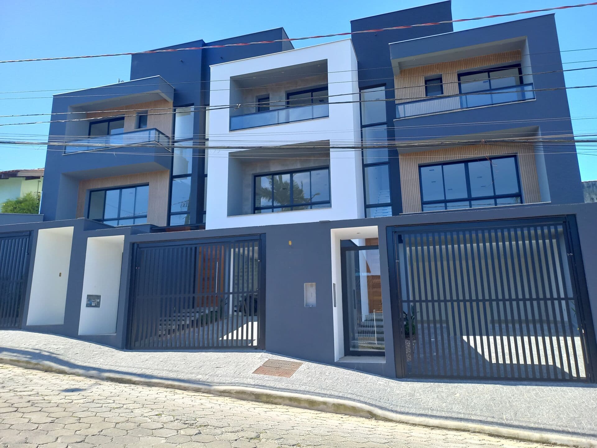Sobrado em Joinville - Floresta