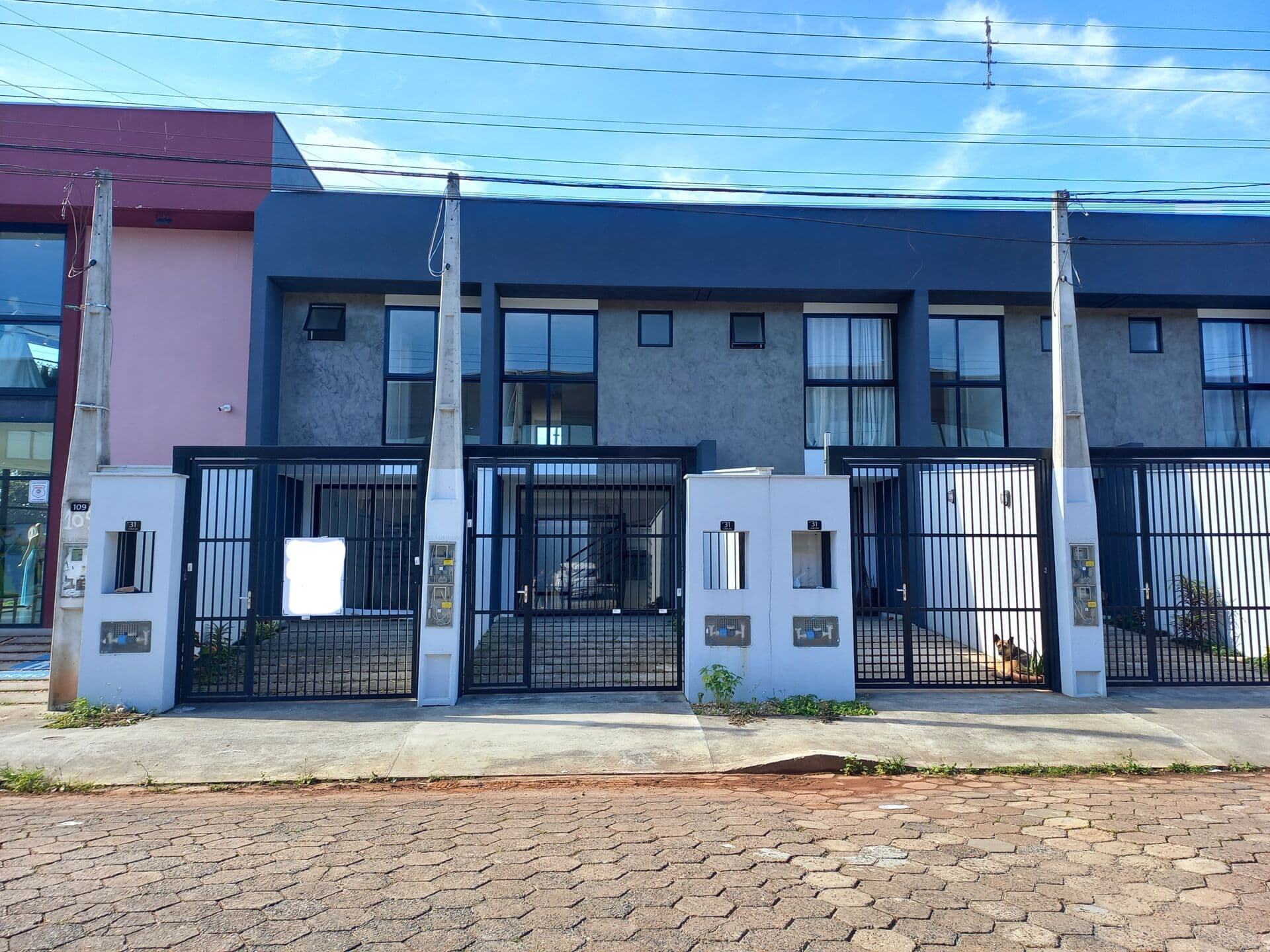 Sobrado em Joinville - Costa e Silva