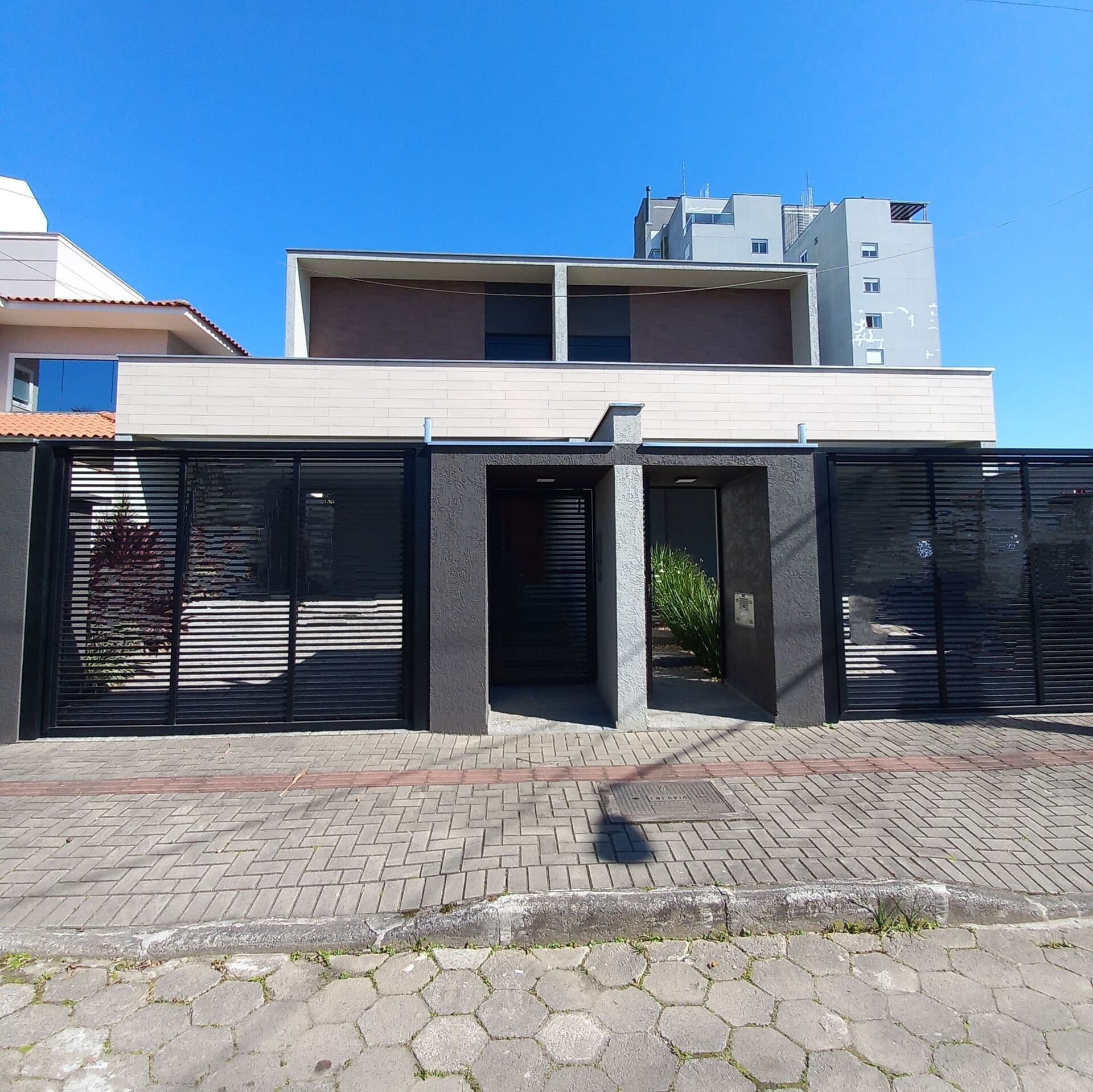 Sobrado em Joinville - Santo Antônio