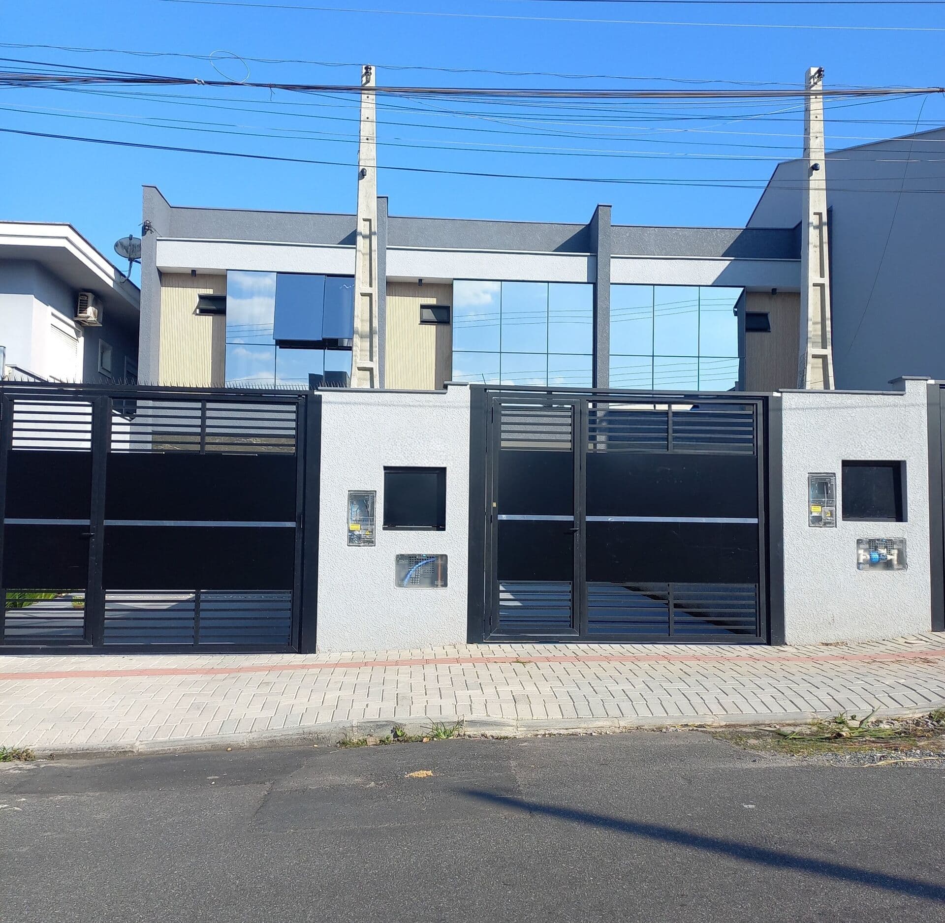 Sobrado em Joinville - Costa e Silva