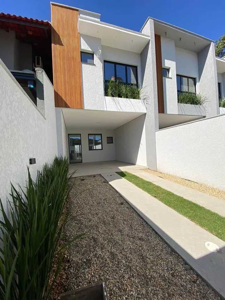 Sobrado em Joinville - Bom Retiro