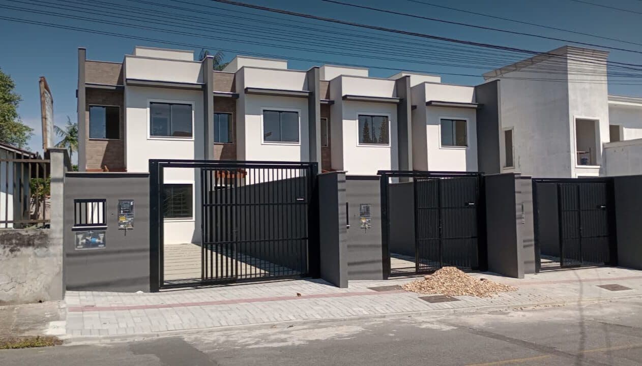Sobrado em Joinville - Bom Retiro