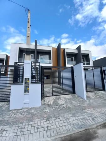 Sobrado em Joinville - São Marcos