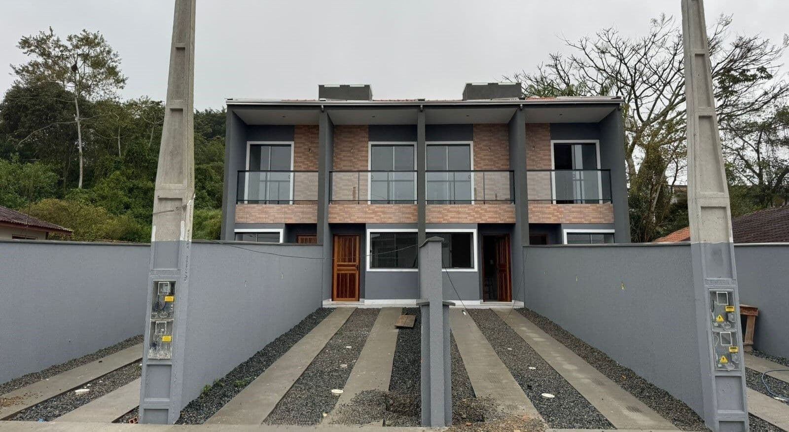 Sobrado em Joinville - Paranaguamirim