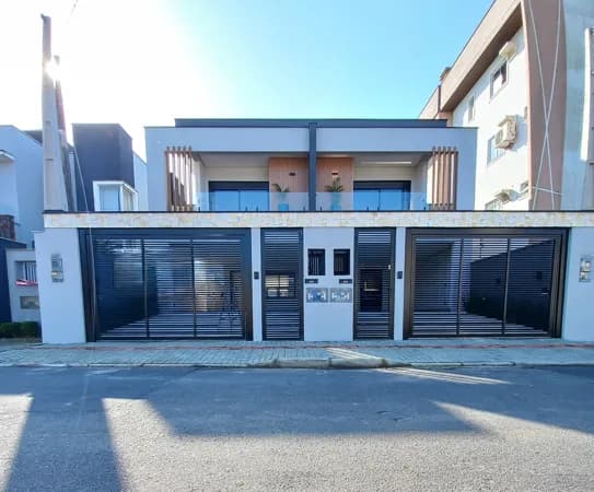 Sobrado em Joinville - Jardim Sofia