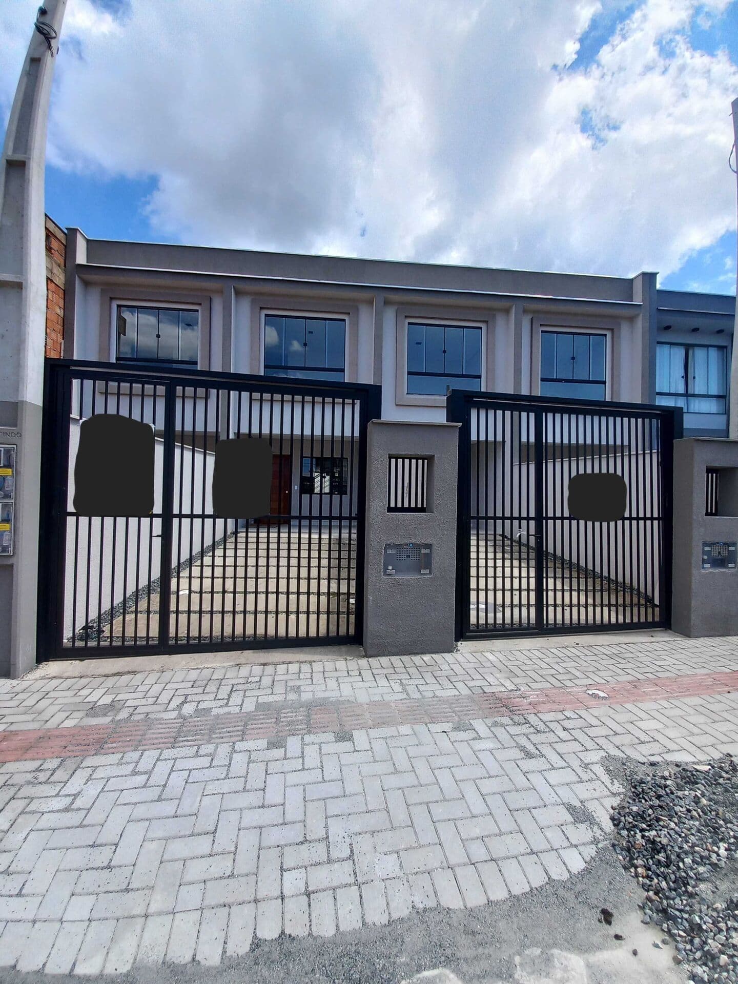 Sobrado em Joinville - Costa e Silva