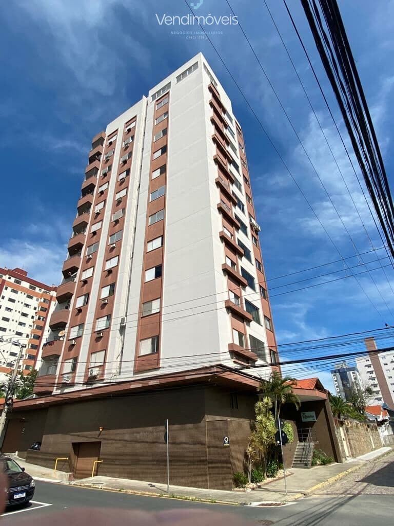 Um apartamento por Andar
