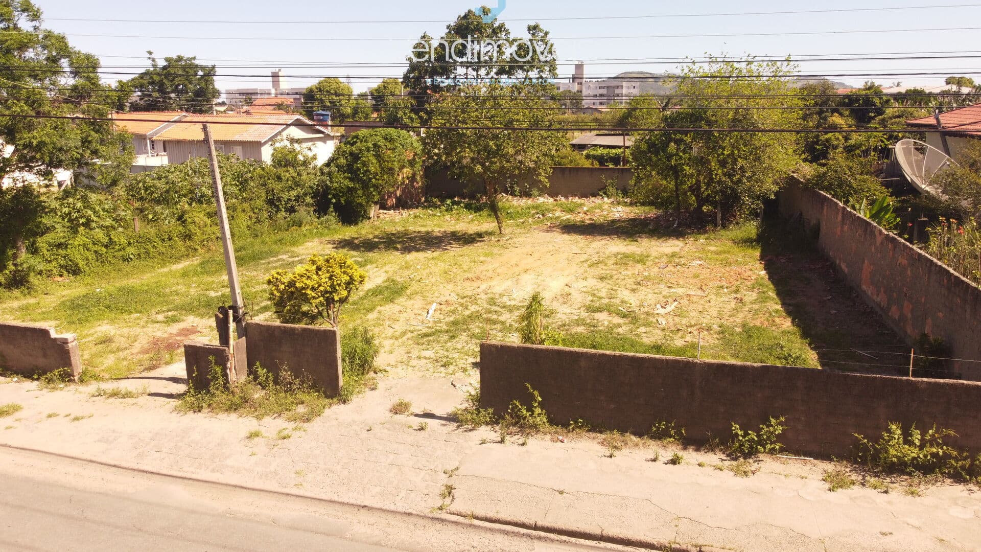 Terreno com 26,70 metros de frente