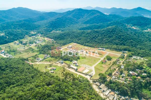 CONDOMÍNIO GRALHA AZUL