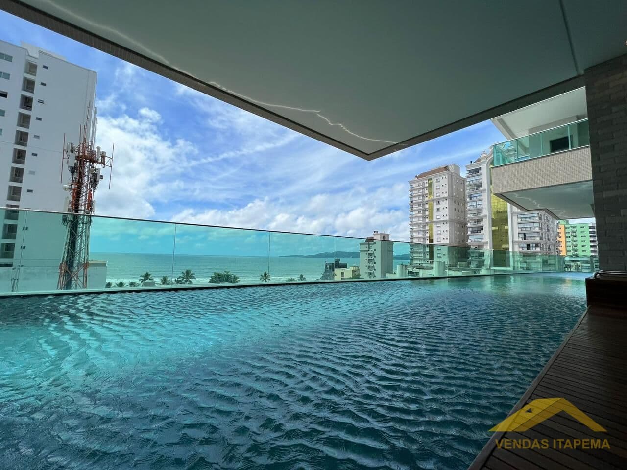Apartamento em Itapema - Meia Praia
