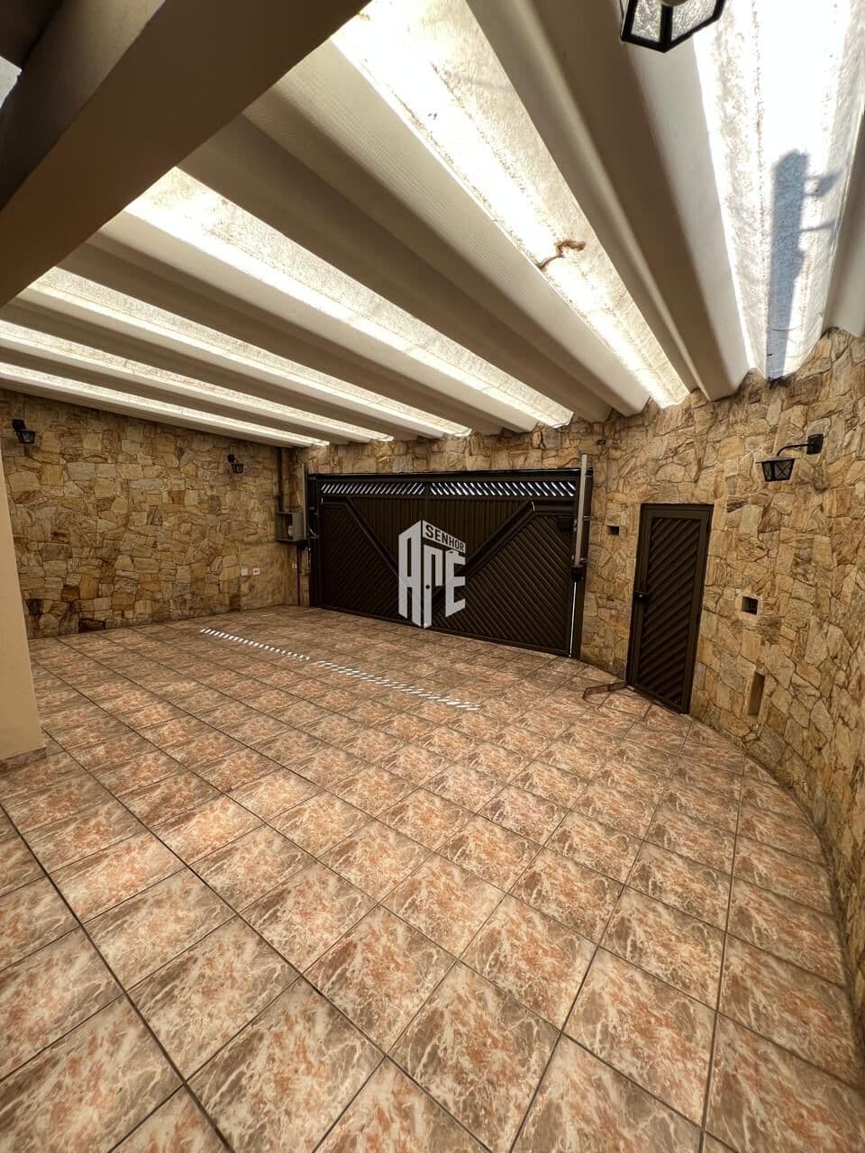 Casa no Bairro dos Casa, São Bernardo do Campo/SP - com Salão Comercial