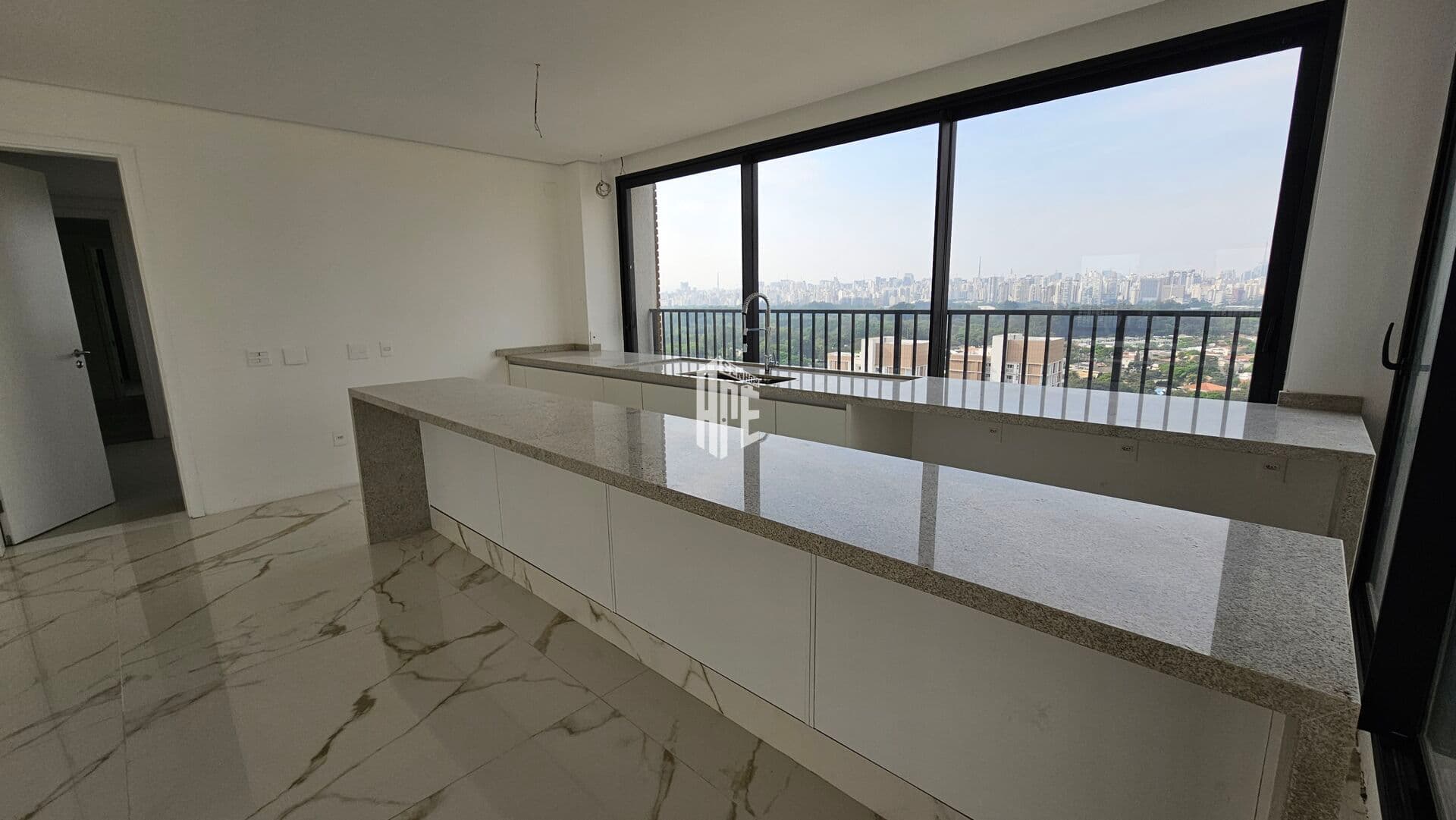 Apartamento com Planejados e Acabamentos em Moema. Vista para Ibirapuera São Paulo/SP