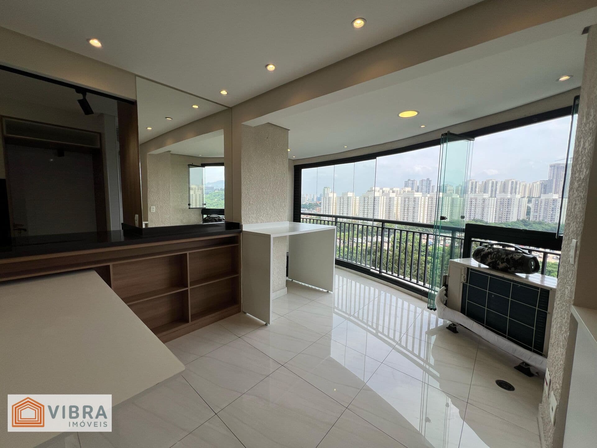 Apartamento semimobiliado para Locação - Ed. Bellagio