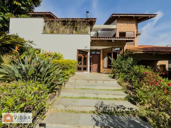 Casa Alto Padrão.