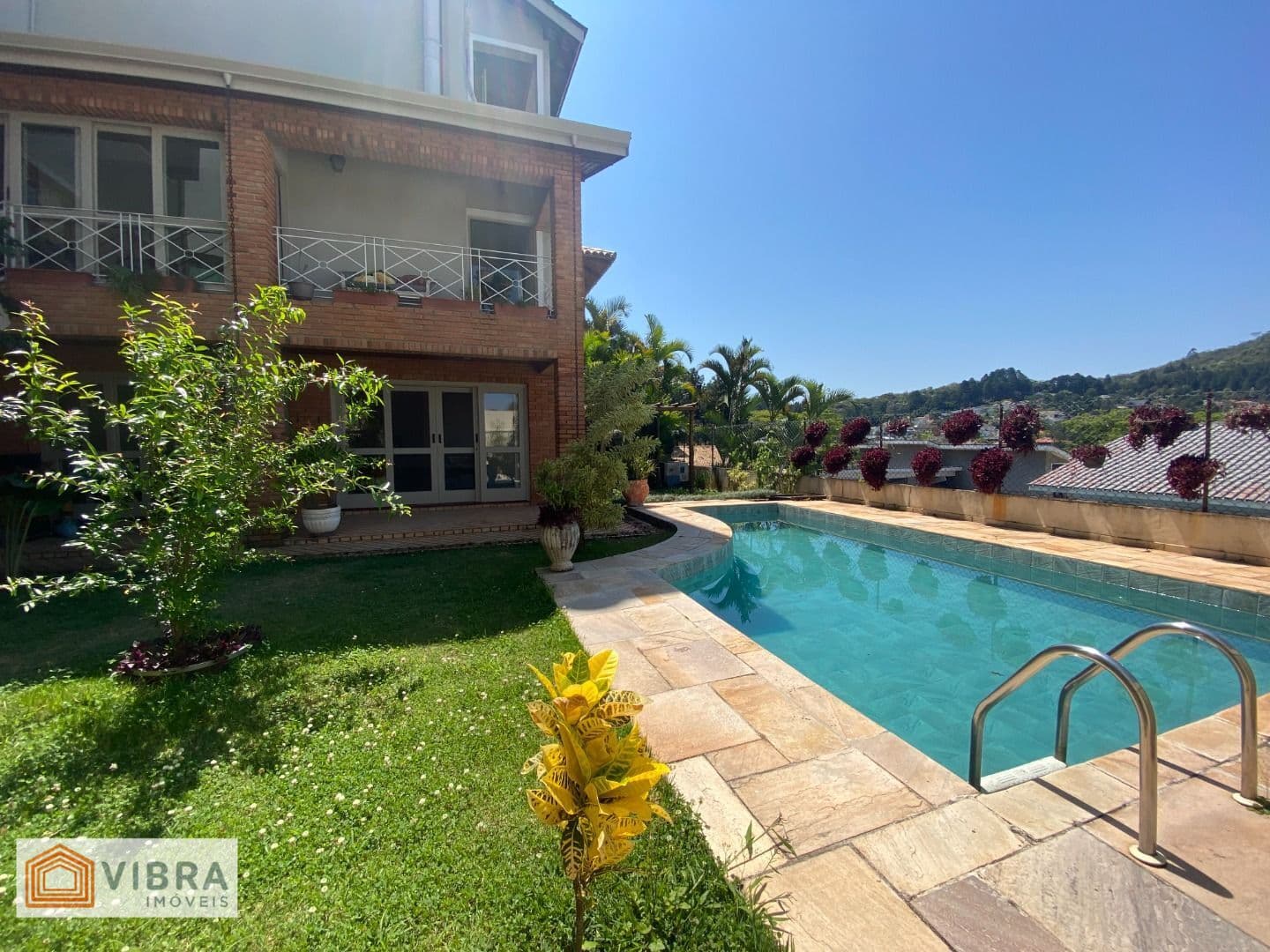Casa em Santana de Parnaíba - Alphaville