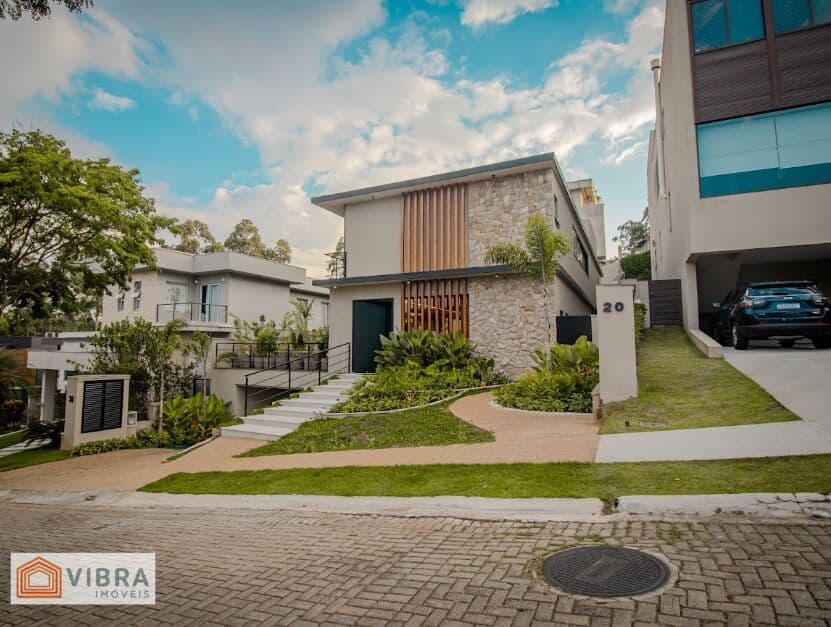 Casa em Santana de Parnaíba - Alphaville