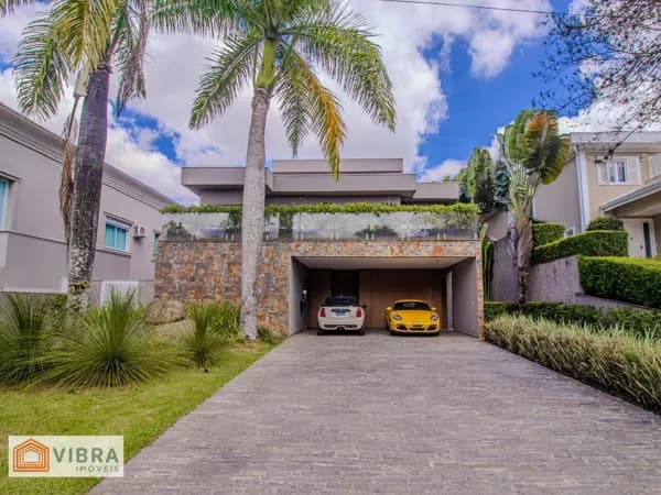 Casa em Santana de Parnaíba - Alphaville