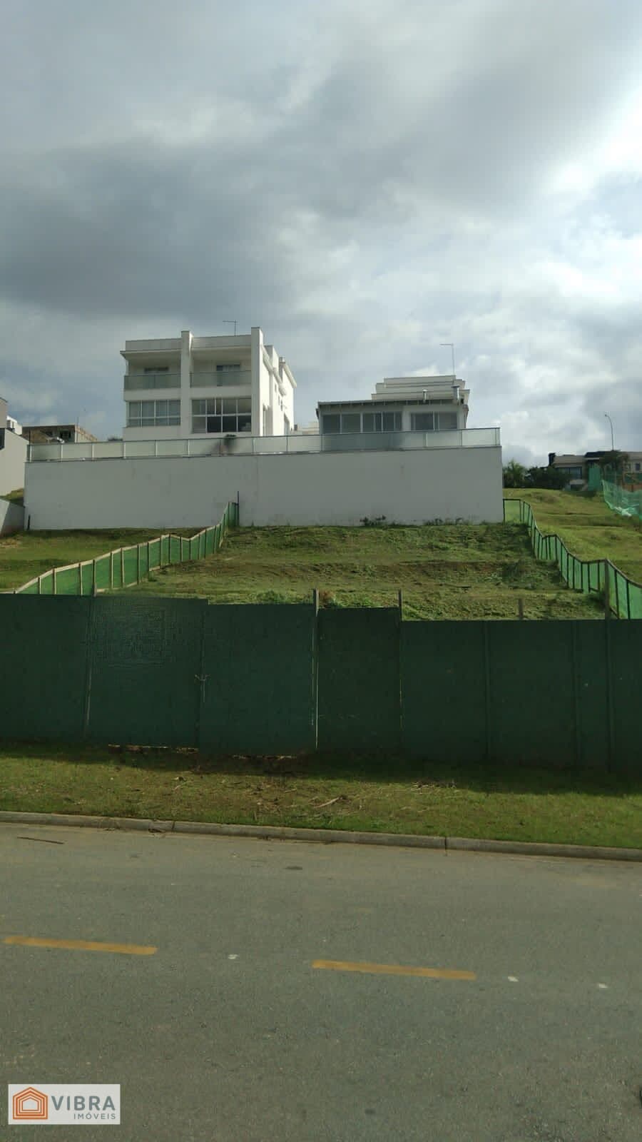 GÊNESIS 2 - TERRENO COM PROJETO
