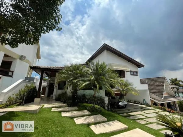 Casa em Santana de Parnaíba - Alphaville