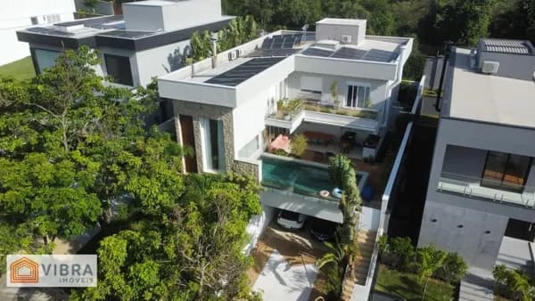Casa em Santana de Parnaíba - Alphaville