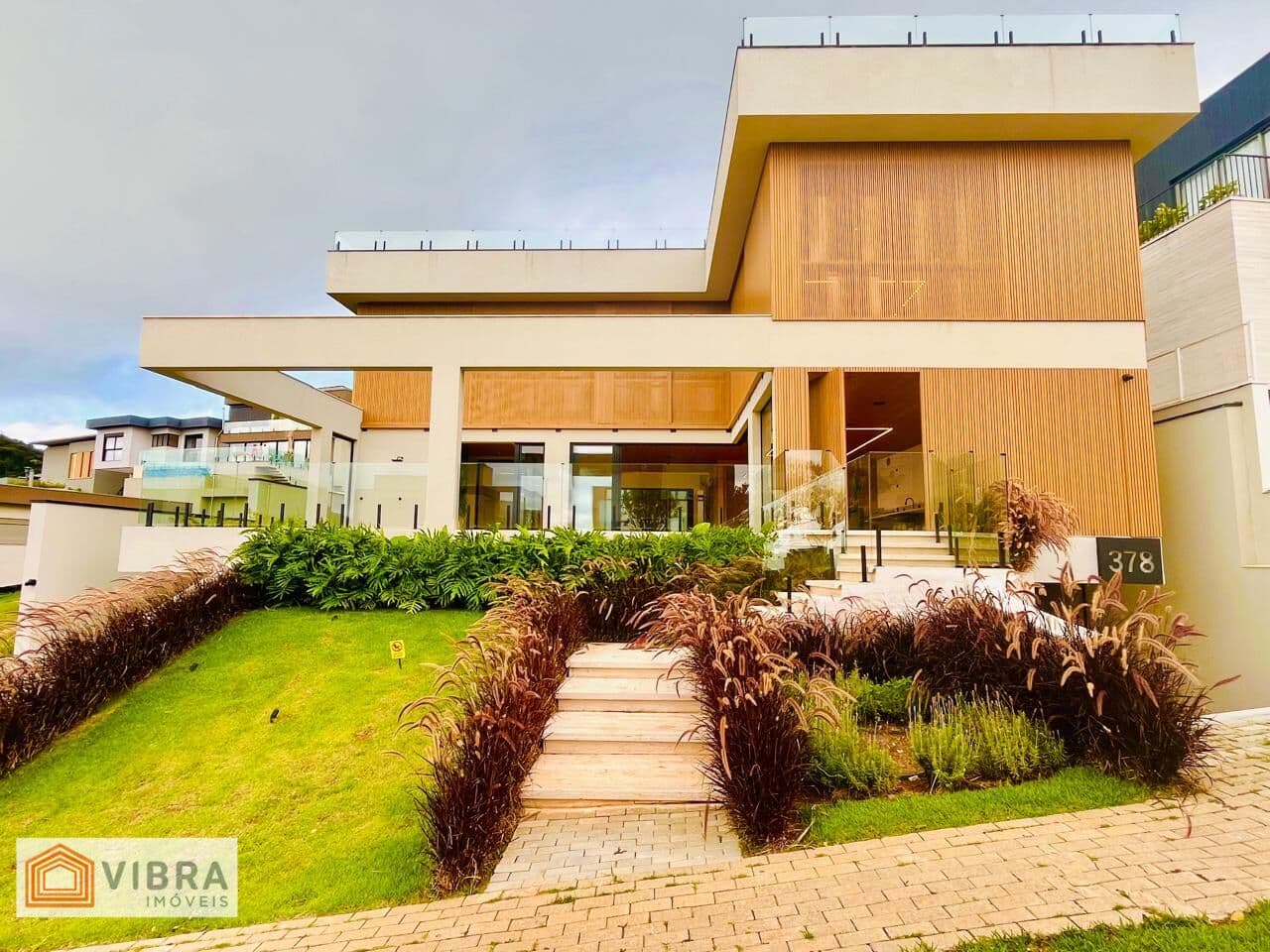 Casa em Santana de Parnaíba - Alphaville