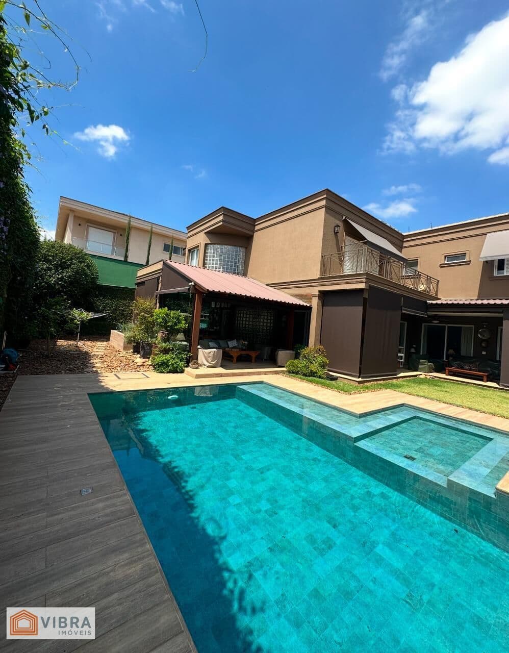 Casa em Santana de Parnaíba - Alphaville