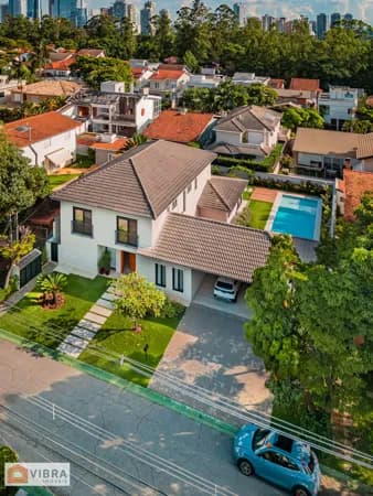 Casa em Santana de Parnaíba - Alphaville