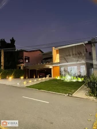 Casa em Santana de Parnaíba - Alphaville
