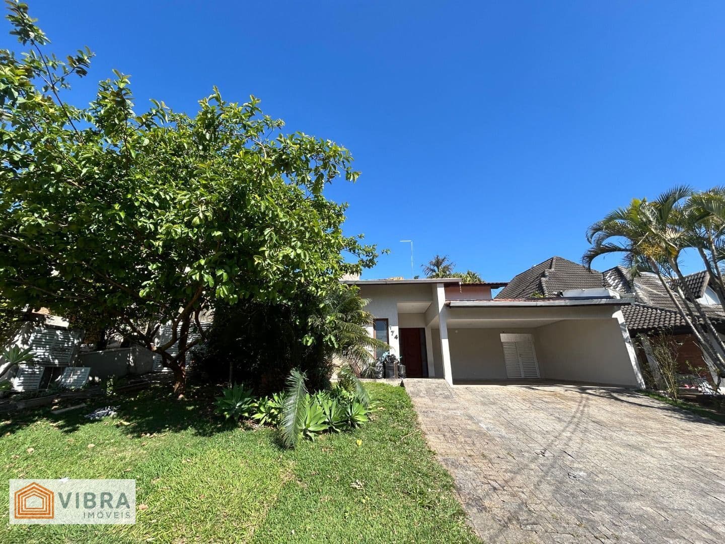 Casa em Santana de Parnaíba - Alphaville