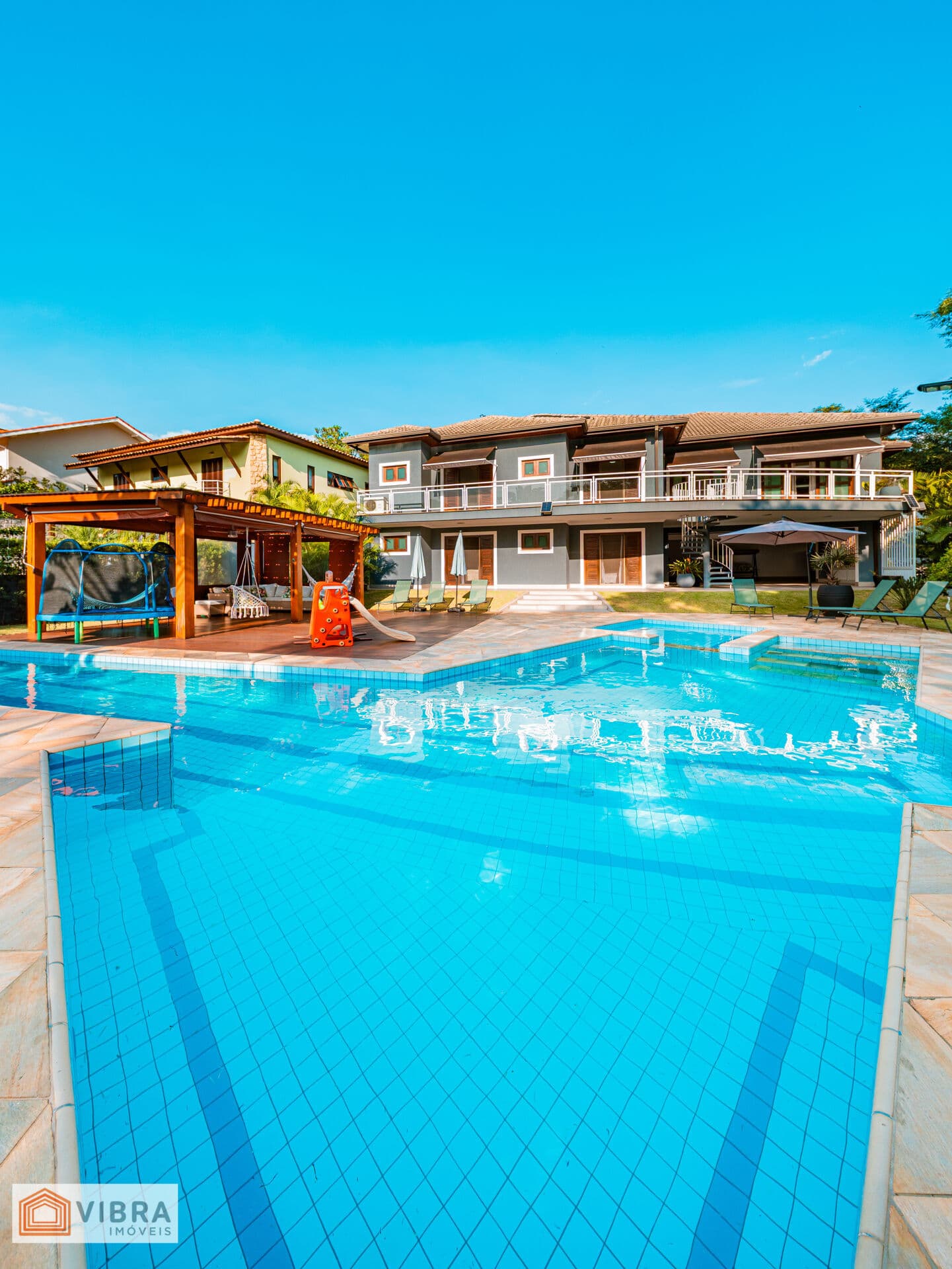 Casa em Santana de Parnaíba - Alphaville