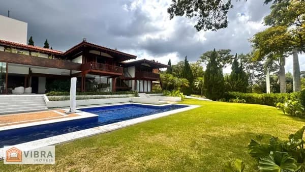 Casa em Santana de Parnaíba - Alphaville
