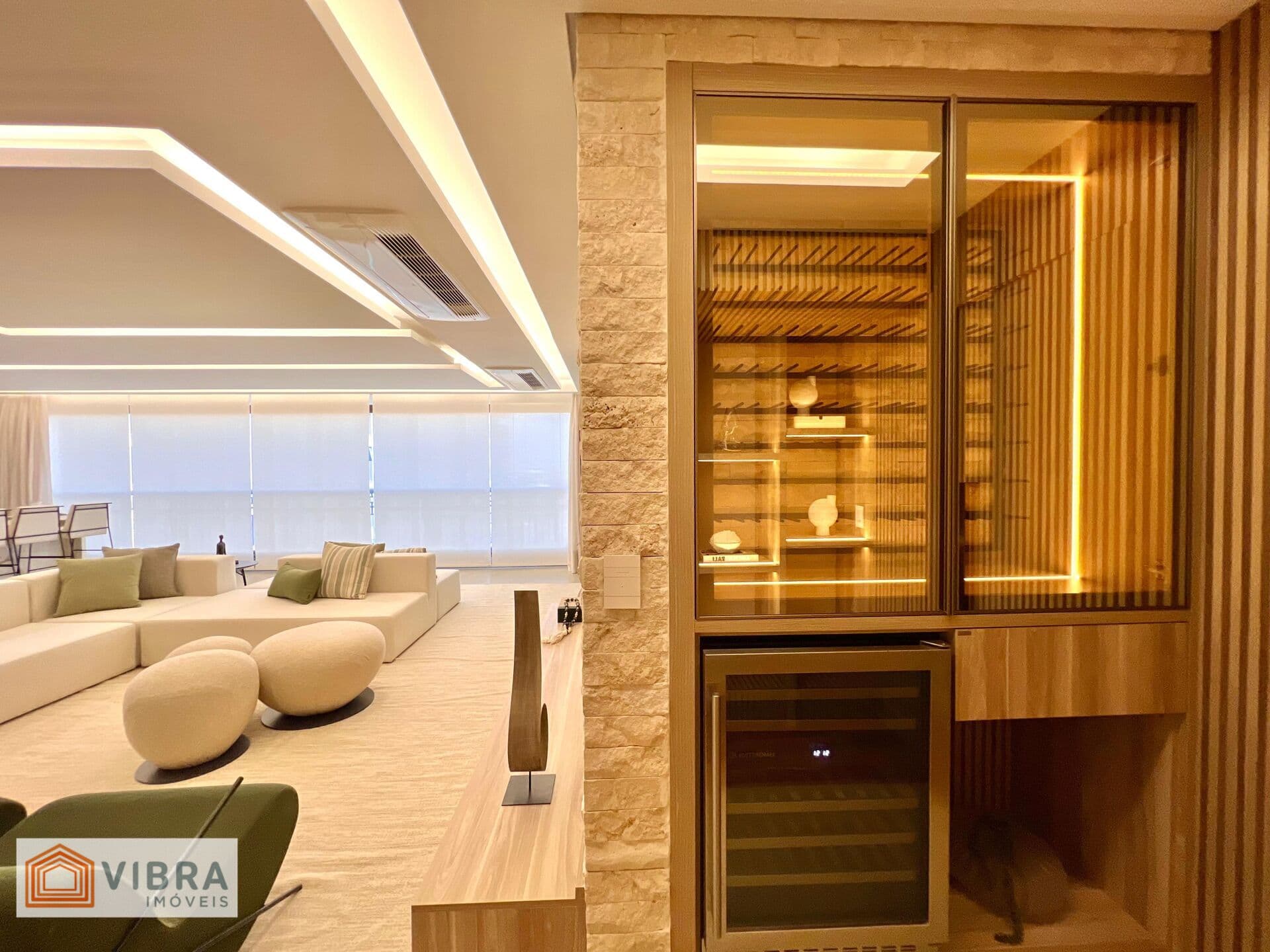 ÁTRIA - APARTAMENTO NOVO E MOBILIADO