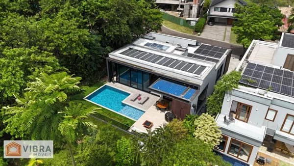 Casa em Santana de Parnaíba - Alphaville